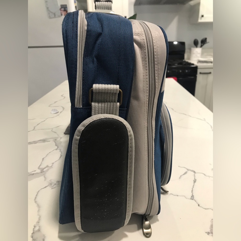 Swiss Gear Picnic Set, blue and white themed